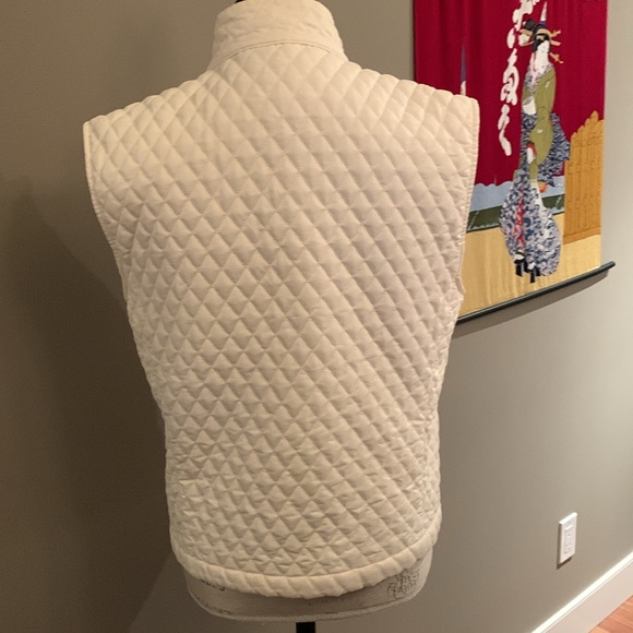 Cutter and buck golf vest. - Picture 3 of 4